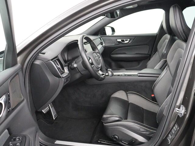 Volvo V60 2.0 B3 R-Design | Panoramadak | Trekhaak | Leder | Memory | Stuur/stoel verwarming | Harman/Kardon | Camera | Adaptive cruise | Carplay |