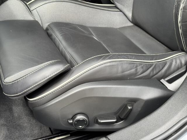 Volvo V60 2.0 T6 Plug-in hybrid AWD LONG RANGE Ultimate Dark / AndroidAuto/Applecarplay / Stoel en Stuurverwarming / Harman Kardon / Elektrisch verstelbare stoelen met Memory /
