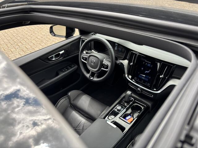 Volvo V60 2.0 T6 Plug-in hybrid AWD LONG RANGE Ultimate Dark / AndroidAuto/Applecarplay / Stoel en Stuurverwarming / Harman Kardon / Elektrisch verstelbare stoelen met Memory /