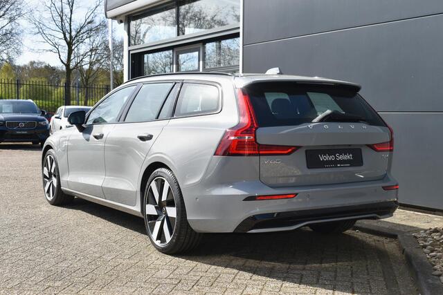 Volvo V60 T6 Plug-in hybrid AWD Plus Dark | Trekhaak | Verwarmbare voorstoelen+stuurwiel+achterbank | Rondom zichtcamera | Premium audio by Harman Kardon | Verwarmbare voorruit | 19 inch Lichtmetalen velgen