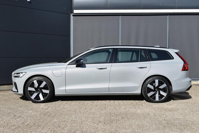 Volvo V60 T6 Plug-in hybrid AWD Plus Dark | Trekhaak | Verwarmbare voorstoelen+stuurwiel+achterbank | Rondom zichtcamera | Premium audio by Harman Kardon | Verwarmbare voorruit | 19 inch Lichtmetalen velgen