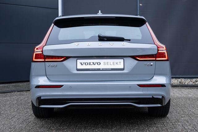 Volvo V60 T6 Plug-in hybrid AWD Plus Dark | Trekhaak | Verwarmbare voorstoelen+stuurwiel+achterbank | Rondom zichtcamera | Premium audio by Harman Kardon | Verwarmbare voorruit | 19 inch Lichtmetalen velgen