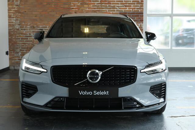 Volvo V60 2.0 T8 Plug-in hybrid AWD Plus Dark | 360º Visual Park Camera | Semi-Elektrische Trekhaak | Stoelverwarming Voor + Achter | Harman Kardon Premium Audio | Google Infotainment |