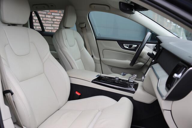 Volvo V60 2.0 T8 Twin Engine AWD Inscription | Bowers&Wilkins | Massage | Trekhaak | Memory | HUD | ACC | Stoelventilatie | Verwarmd Stuurwiel | Nappa Leder | IntelliSafe PRO |