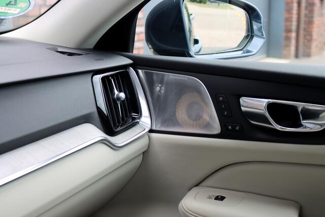 Volvo V60 2.0 T8 Twin Engine AWD Inscription | Bowers&Wilkins | Massage | Trekhaak | Memory | HUD | ACC | Stoelventilatie | Verwarmd Stuurwiel | Nappa Leder | IntelliSafe PRO |