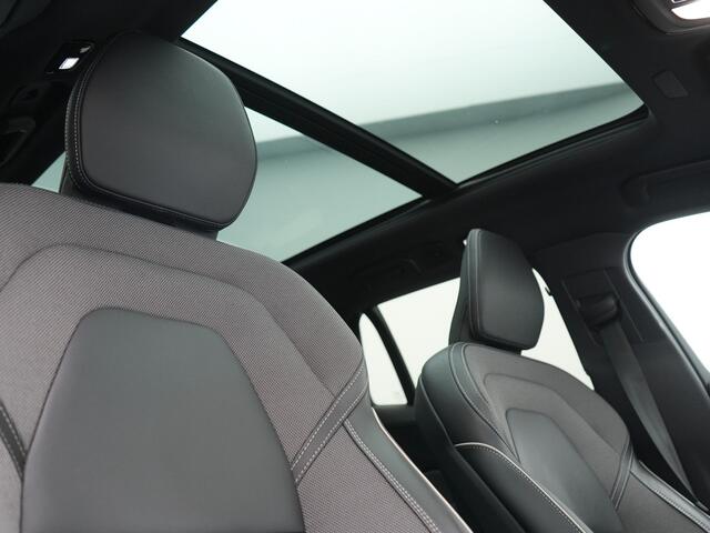 Volvo V60 T6 PHEV AWD Plus Dark Long Range 350pk Dealer O.H | Trekhaak Af Fabriek | Panodak | Adaptive Cruise | 360 Camera | Sportstoelen Memory & Verwarmd | Keyless | Apple Carplay | Pilot Assist | Stuurverwarming | Google Assistant & Maps | Navigatie | Virtual | 