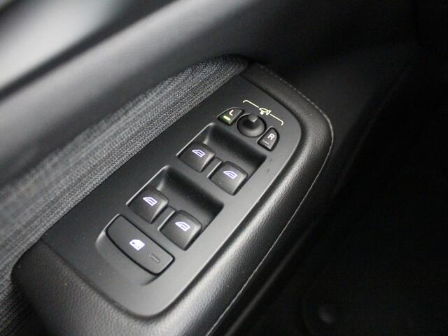 Volvo V60 2.0 B3 Momentum | Carplay | Camera | Stoelverwarming |