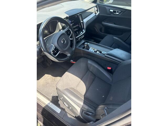 Volvo V60 2.0 B3 Business Pro | Trekhaak | Adaptieve cruise control | Elektrisch verstelbare bestuurdersstoel | Blis | Stoel/stuurverwarming |