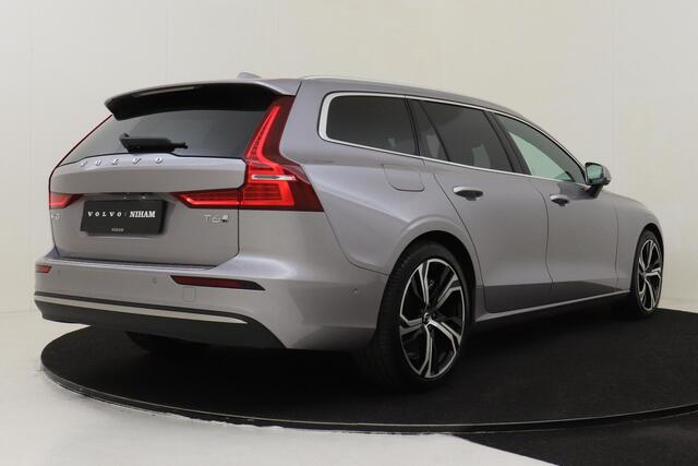 Volvo V60 T6 PLUG-IN HYBRID AWD ULTRA BRIGHT *UNIEK!* -PANO.DAK|BOWERS&WILKINS|SLATE|360°CAM|HEAD-UP DISP.|PRIVACY.GLAS|TREKHAAK|19"|SoH:98%