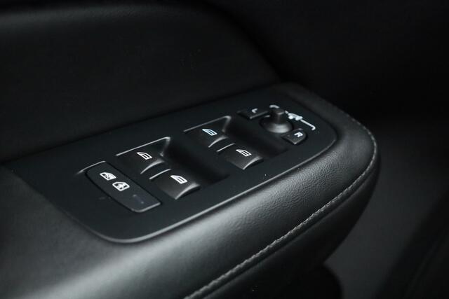 Volvo V60 2.0 T6 Plug-in hybrid AWD Plus Dark | Pano | HUD | Memory Seats | 360cam | 19'' | Leder | Bliss | Pilot Assist | H&K Audio