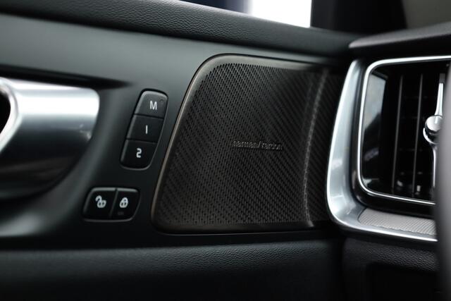 Volvo V60 2.0 T6 Plug-in hybrid AWD Plus Dark | Pano | HUD | Memory Seats | 360cam | 19'' | Leder | Bliss | Pilot Assist | H&K Audio