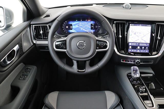 Volvo V60 T8 PLUG-IN HYBRID AWD ULTRA BRIGHT *UNIEK!* -PANO.DAK|BOWERS&WILKINS|SLATE|360°CAM|HEAD-UP DISP.|PRIVACY.GLAS|TREKHAAK|19"|SoH:100%