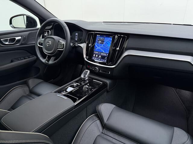 Volvo V60 T8 455pk AWD Ultra Dark Performance Edition / 20 Inch / Heico verlaagd / Stylingkit / Schuif-dak / H&K Audio / Getint glas.
