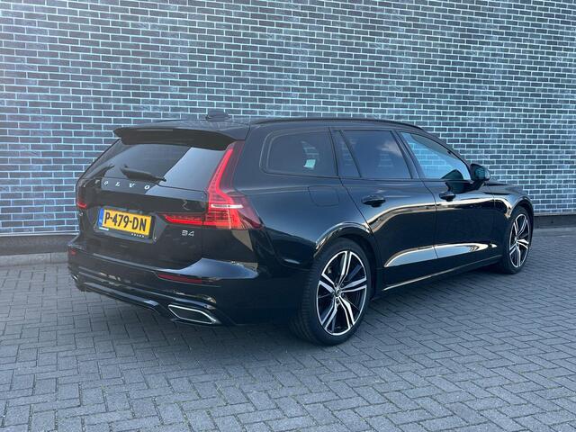 Volvo V60 2.0 B4 R-Design | Panoramadak | Harman Kardon Audio | Achteruitrijcamera | Parkeersensoren | Keyless Entry | Elektrische Achterklep | Stoelverwarming | Navigatie | Apple Carplay | Android Auto