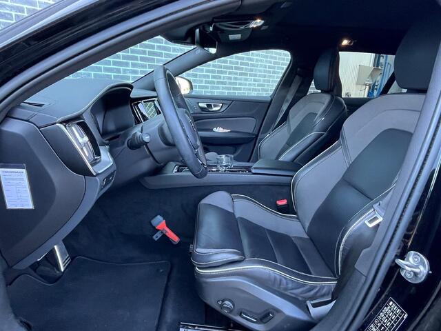 Volvo V60 2.0 B4 R-Design | Panoramadak | Harman Kardon Audio | Achteruitrijcamera | Parkeersensoren | Keyless Entry | Elektrische Achterklep | Stoelverwarming | Navigatie | Apple Carplay | Android Auto