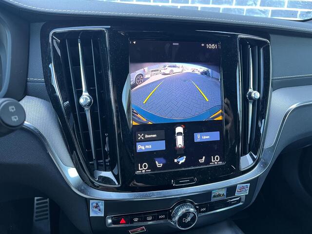 Volvo V60 2.0 B4 R-Design | Panoramadak | Harman Kardon Audio | Achteruitrijcamera | Parkeersensoren | Keyless Entry | Elektrische Achterklep | Stoelverwarming | Navigatie | Apple Carplay | Android Auto