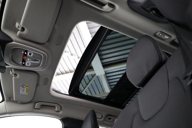 Volvo V60 2.0 B4 Ultimate Dark / Opendak /Leder / HUD / Pilot Assist / HarmanKardon / CarPlay