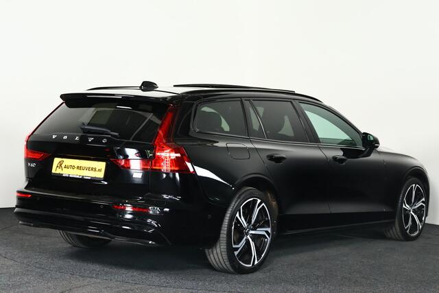 Volvo V60 2.0 T8 Plug-in hybrid AWD Ultimate Dark Panorama / Opendak / Harmankardon / HUD / Pilot assist