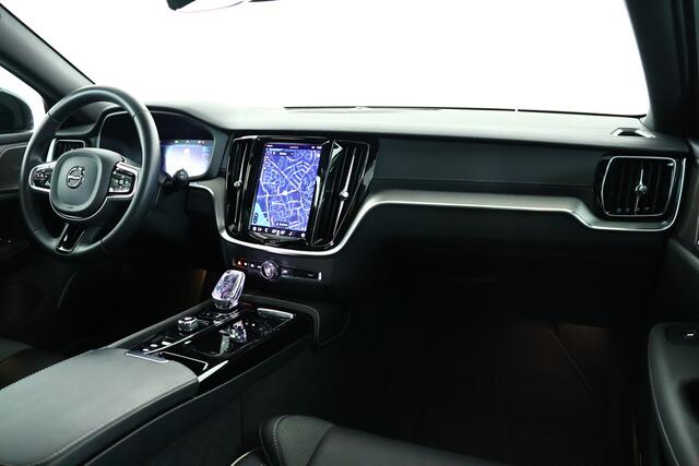 Volvo V60 2.0 T8 Plug-in hybrid AWD Ultimate Dark Panorama / Opendak / Harmankardon / HUD / Pilot assist