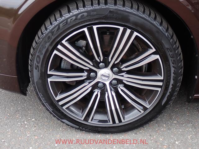 Volvo V60 T6 Recharge AWD HEADUP / H&K / PANODAK / ACC / KEYLESS / 360* / TREKHAAK