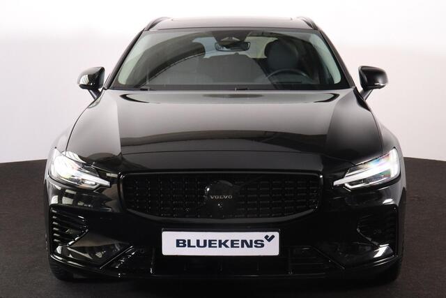Volvo V60 T8 Performance AWD Plus Dark - Panoramisch schuif-/kanteldak - Intellisafe Assist/Surround - Lederen bekleding - Head-up Display - 360 graden camera - Verwarmbare voorstoelen - Verwarmbaar stuurwiel - Getint glas - 19' Glossy Black velgen - Polestar Optim