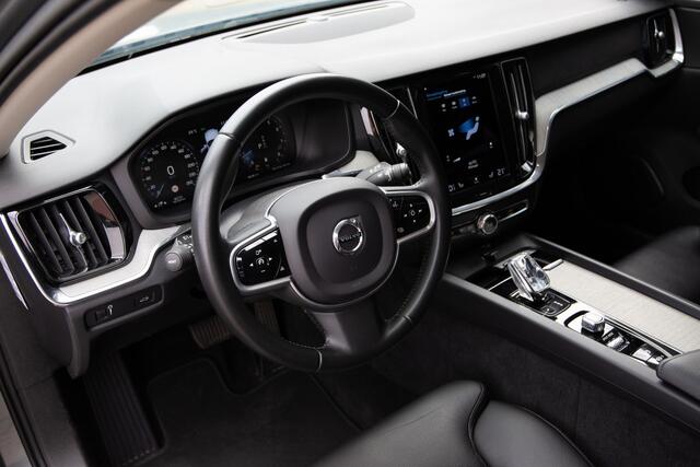 Volvo V60 2.0 B4 R-Design , Adap. cruise, Trekhaak, Leer,