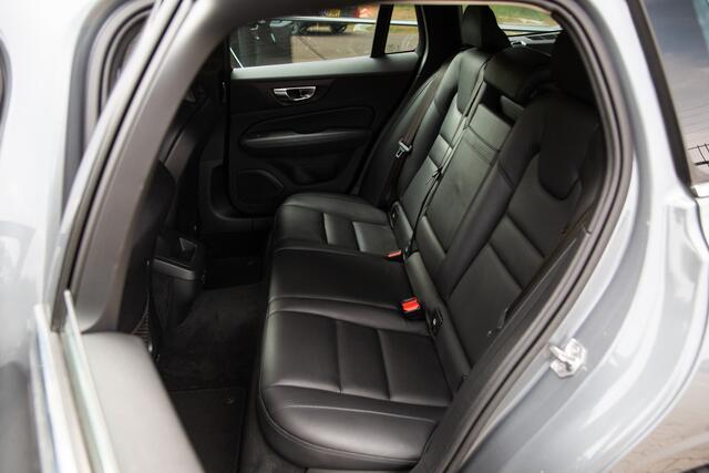 Volvo V60 2.0 B4 R-Design , Adap. cruise, Trekhaak, Leer,