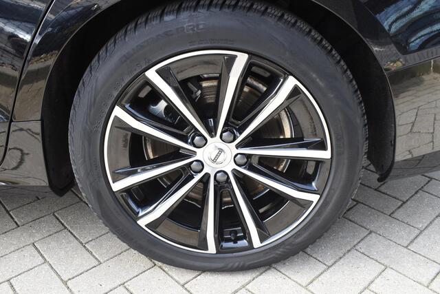 Volvo V60 T6 350PK Automaat Plug-in Hybrid Essential Bright / Navigatie / Adaptive cruise control / Leren bekleding / Achteruitrijcamera / Stuur & Stoelverwarming / Stoelverwarming achter / Trekhaak
