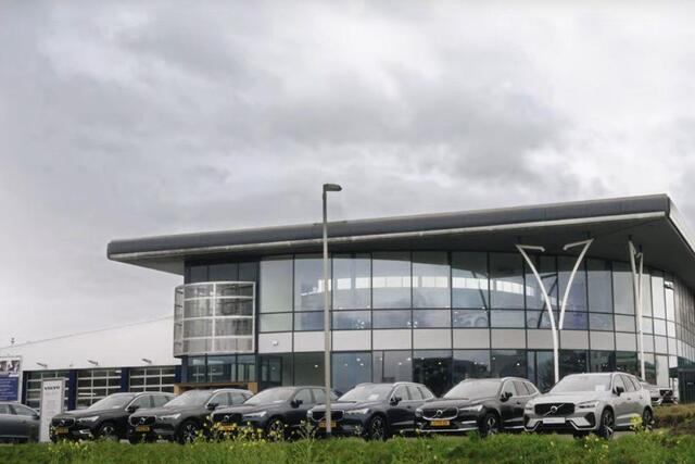 Volvo V60 2.0 T6 Plug-in hybrid AWD Ultra Dark l Lounge pakket l