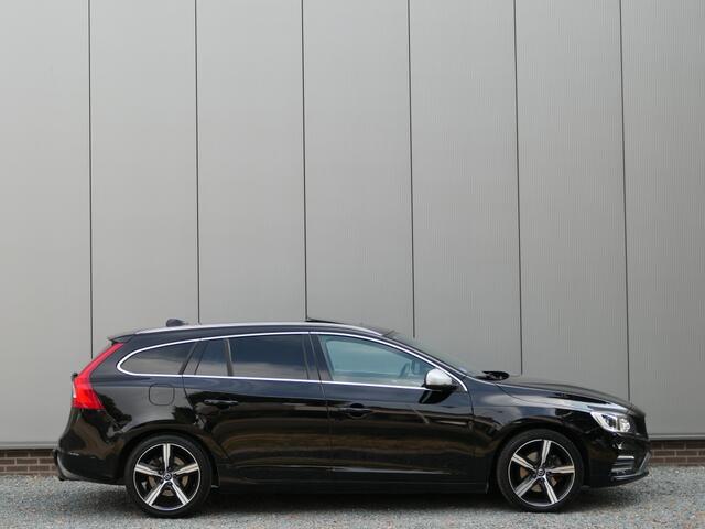 Volvo V60 T4 Business Sport 12 MND garantie Schuifdak / Xenon / Trekhaak