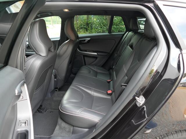 Volvo V60 T4 Business Sport 12 MND garantie Schuifdak / Xenon / Trekhaak