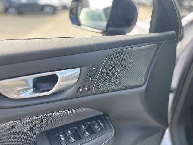 Volvo V60 T6 Plug-in hybrid AWD Plus Dark | Harman/Kardon | Trekhaak | Memoryseats | 360 Graden Camera |