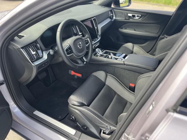 Volvo V60 T6 Plug-in hybrid AWD Plus Dark | Harman/Kardon | Trekhaak | Memoryseats | 360 Graden Camera |