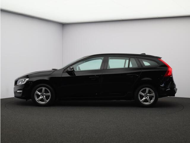 Volvo V60 2.0 T3 150PK Nordic / Parkeerverwarming / Trekhaak / All Season Banden / Parkeersensoren V+A / Verwarmbare voorstoelen + Achterbank /