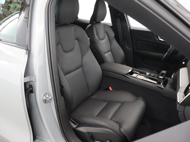 Volvo V60 2.0 T8 Plug-in hybrid AWD Plus Dark | Ele.verstelbare stoelen + Geheugen | Navigatie | Camera | Trekhaak | DAB | Adaptieve Cruise Control | Ele. kofferdeksel |