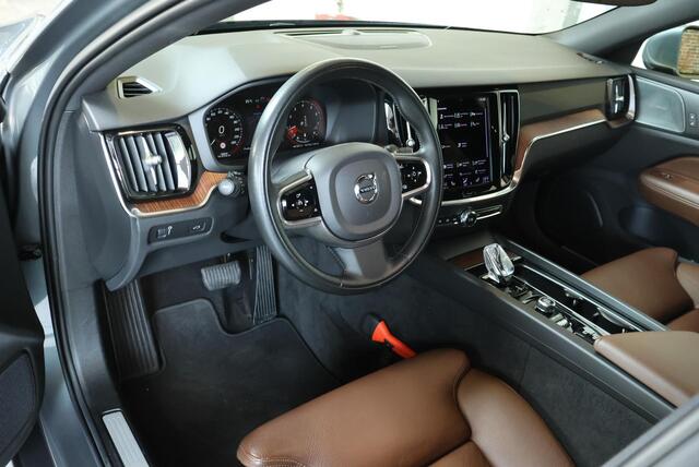 Volvo V60 B4 Automaat Inscription | Adaptieve Cruise Control | Dodehoekwaarschuwing | Harman Kardon Premium Audio | Verwarmbare Voorruit | Stoelverwarming / Stuurwielverwarming | Dealeronderhouden