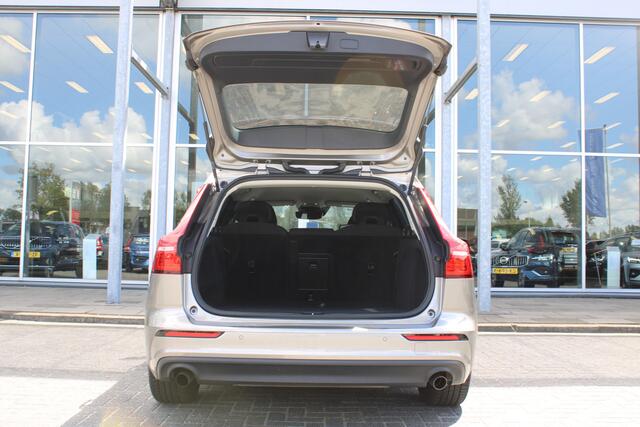Volvo V60 B3 164PK Automaat Momentum Advantage | Adapt. Cruise | PDC + Camera | BLIS | AppleCarplay | Extra getint glas |