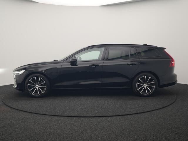 Volvo V60 T6 AWD Plus Dark PHEV 350pk Dealer O.H. | Trekhaak Af Fabriek | Adaptive Cruise | Camera | Harman / Kardon | Lederen Sportstoelen Memory & Verwarmd | Google Assistent | Stuur Verwarmd | Keyless | Apple Carplay | DAB | Plug In Hybrid |