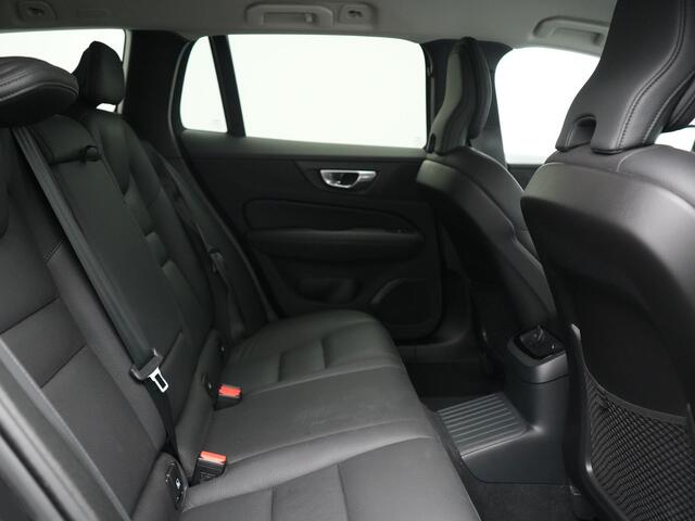 Volvo V60 T6 AWD Plus Dark PHEV 350pk Dealer O.H. | Trekhaak Af Fabriek | Adaptive Cruise | Camera | Harman / Kardon | Lederen Sportstoelen Memory & Verwarmd | Google Assistent | Stuur Verwarmd | Keyless | Apple Carplay | DAB | Plug In Hybrid |