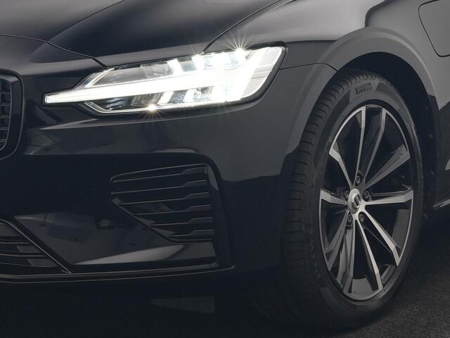 Volvo V60 T6 AWD Plus Dark PHEV 350pk Dealer O.H. | Trekhaak Af Fabriek | Adaptive Cruise | Camera | Harman / Kardon | Lederen Sportstoelen Memory & Verwarmd | Google Assistent | Stuur Verwarmd | Keyless | Apple Carplay | DAB | Plug In Hybrid |
