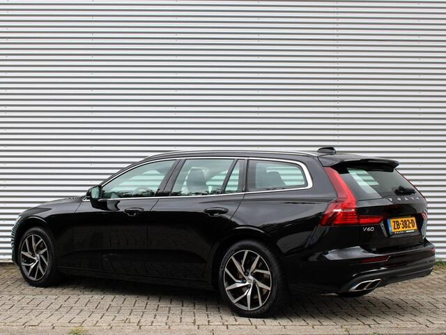 Volvo V60 2.0 T5 Momentum Automaat / Leder interieur / Trekhaak semi elektrisch / Achterbank verwarmd / Reservewiel / Intellisafe