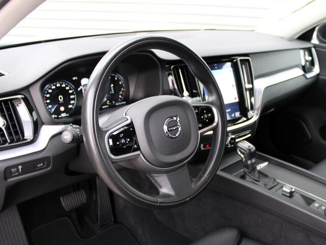 Volvo V60 2.0 T5 Momentum Automaat / Leder interieur / Trekhaak semi elektrisch / Achterbank verwarmd / Reservewiel / Intellisafe