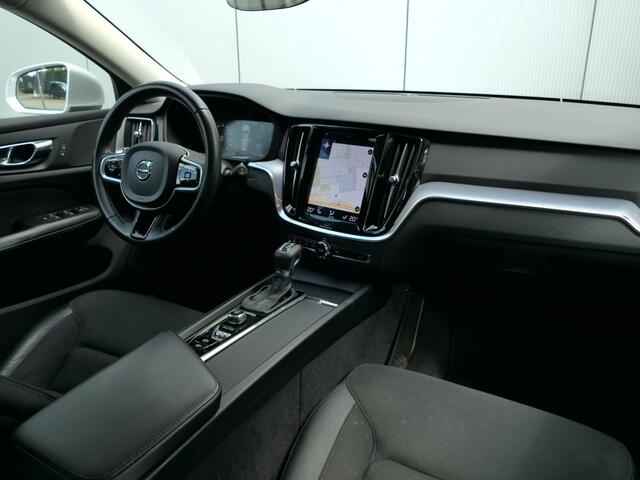 Volvo V60 T4 Momentum Pro 12 MND garantie Polestar optimalisatie / Trekhaak / 19'' / Navi