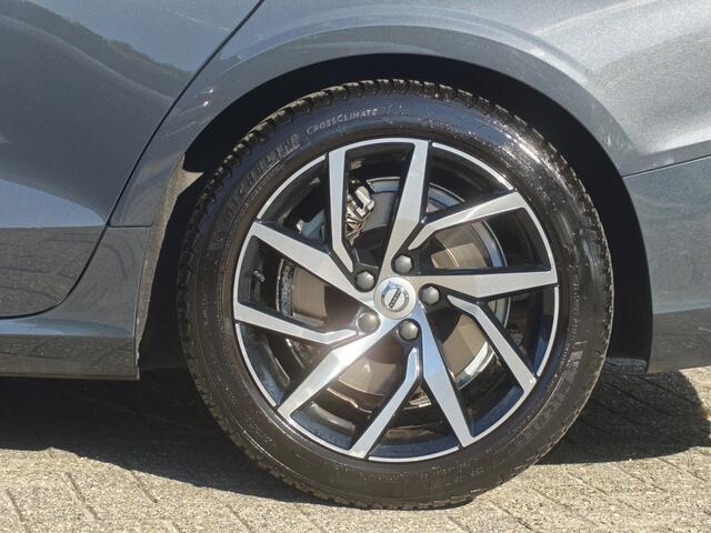 Volvo V60 T5 252PK Momentum | BLIS | Trekhaak | Elektr. Kofferklep | Carplay | ACC | PDC V+A | Camera Achter |
