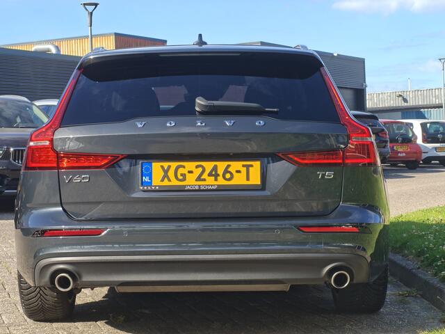 Volvo V60 T5 252PK Momentum | BLIS | Trekhaak | Elektr. Kofferklep | Carplay | ACC | PDC V+A | Camera Achter |