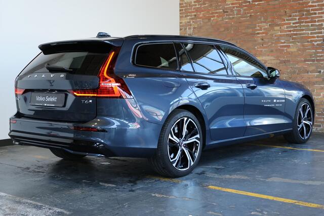 Volvo V60 T6 Plug-in hybrid AWD Plus Bright | Stoelverwarming | Stuurwielverwarming | Parkeercamera | Parkeersensoren voor + achter | 19" Lichtmetalen velgen | Privacy Glass | Google Infotaiment | Harman Kardon Premium Audio |