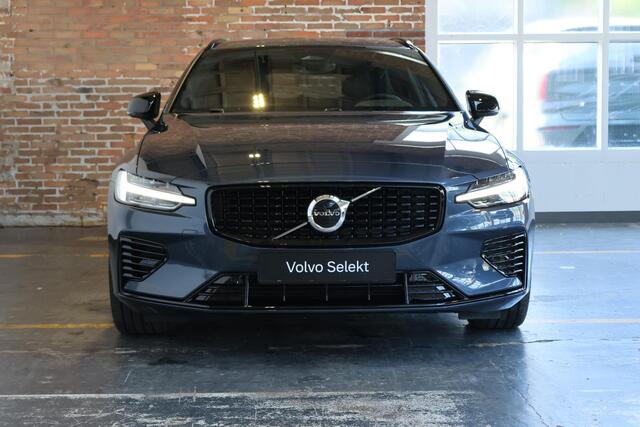Volvo V60 T6 Plug-in hybrid AWD Plus Bright | Stoelverwarming | Stuurwielverwarming | Parkeercamera | Parkeersensoren voor + achter | 19" Lichtmetalen velgen | Privacy Glass | Google Infotaiment | Harman Kardon Premium Audio |