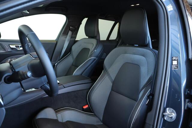 Volvo V60 T6 Plug-in hybrid AWD Plus Bright | Stoelverwarming | Stuurwielverwarming | Parkeercamera | Parkeersensoren voor + achter | 19" Lichtmetalen velgen | Privacy Glass | Google Infotaiment | Harman Kardon Premium Audio |