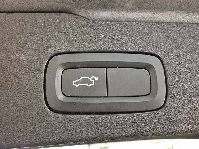 Volvo V60 2.0 T5 Momentum 251 PK NIEUWE MODEL LED LEEER NAVI CLIMA NL AUTO