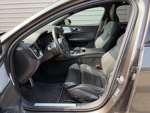 Volvo V60 T8 Twin Engine AWD R-Design / B&W Audio / Head-up / Panoramadak / Polestar Optimalisatie /